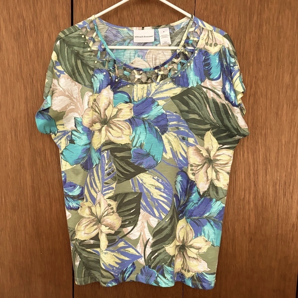 Pre-owned Alfred Dunner Top - Size M